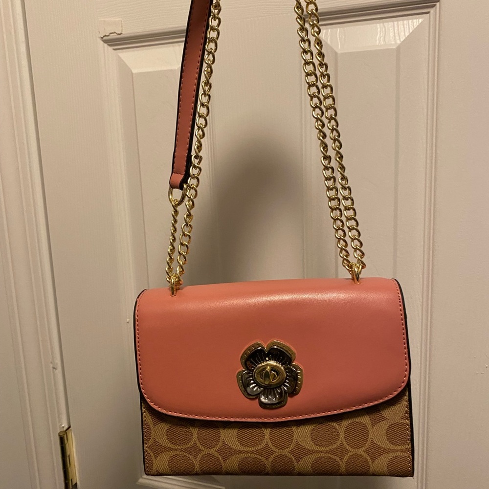 Purses - Picture 2 of 4